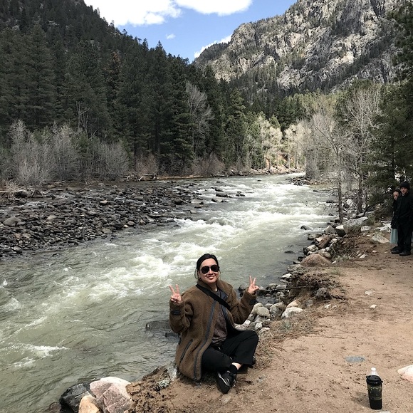 • 𝔪𝔢𝔢𝔱 𝔶𝔬𝔲𝔯 𝔰𝔢𝔩𝔩𝔢𝔯 !! • - Picture 10 of 11